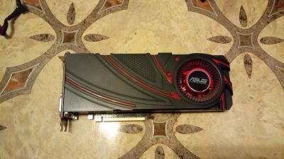 Лот: 9012438. Фото: 1. Продам игровую видеокарту AMD... Видеокарты