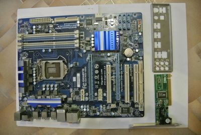 Лот: 4842108. Фото: 1. Материнская плата Gigabyte GA-P55-UD3... Материнские платы