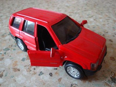 Лот: 883375. Фото: 1. Jeep Grand Cherokee. Автомоделизм
