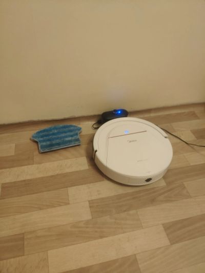 Лот: 20837506. Фото: 1. Робот-пылесос Midea. Пылесосы, паровые швабры