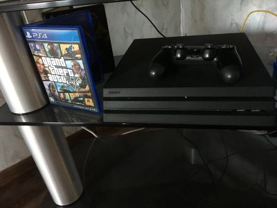 Лот: 11645800. Фото: 1. Ps4 pro + Диски. Игры для консолей