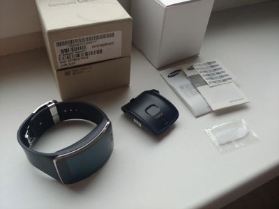 Лот: 17662985. Фото: 1. Смарт часы Samsung Gear S (SIM-GSM... Смарт-часы, фитнес-браслеты, аксессуары