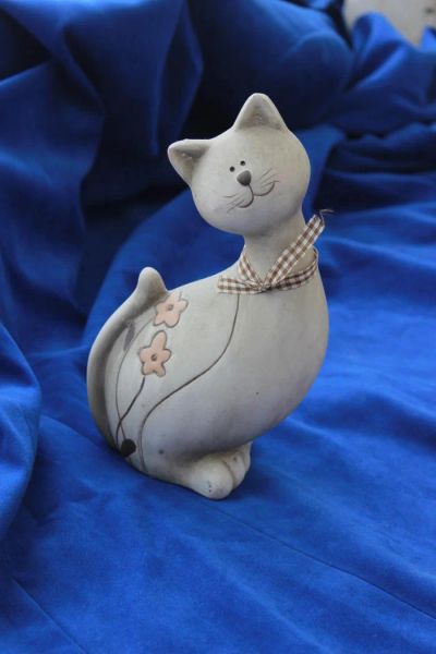 Лот: 9097490. Фото: 1. кошка в шарфике сувенир, статуэтка. Фигурки, статуэтки