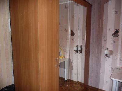 Лот: 3806876. Фото: 1. Шкаф платяной. С рубля!. Шкафы, шкафы-купе