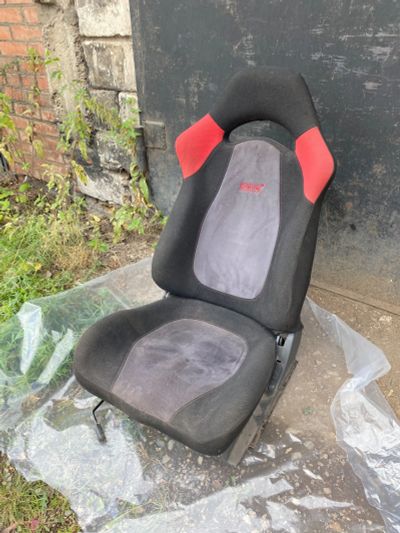 Лот: 20684585. Фото: 1. Сиденье Subaru sti левое. Салон