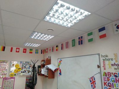 Лот: 14705732. Фото: 1. 32 флага для украшения офиса... Флаги, гербы