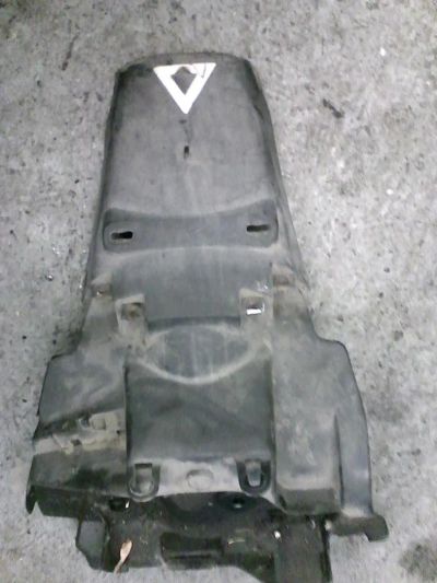 Лот: 5174157. Фото: 1. брызговик lead 100. Запчасти