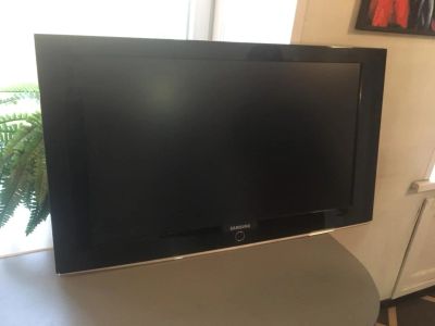 Лот: 12314338. Фото: 1. Телевизор Samsung 37". Телевизоры