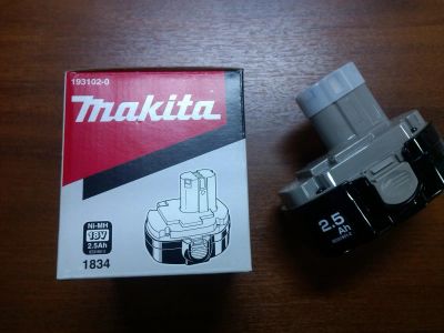 Лот: 3263359. Фото: 1. Аккумулятор Makita 1834 (18В 2... Расходные материалы, сменные насадки