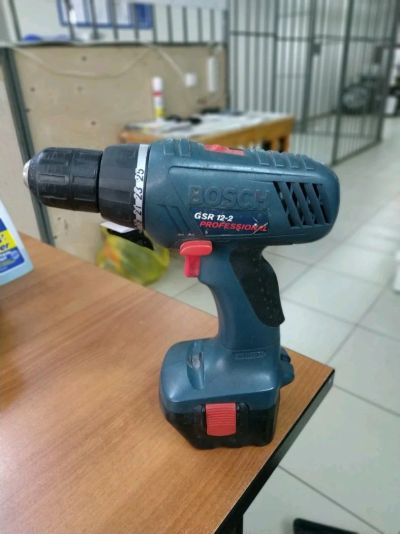 Лот: 13500618. Фото: 1. Дрель-шуруповерт BOSCH GSR 12-2. Другое (инструмент и расходные)