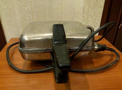 Лот: 10595824. Фото: 1. Вафельница раритет. Кухонная