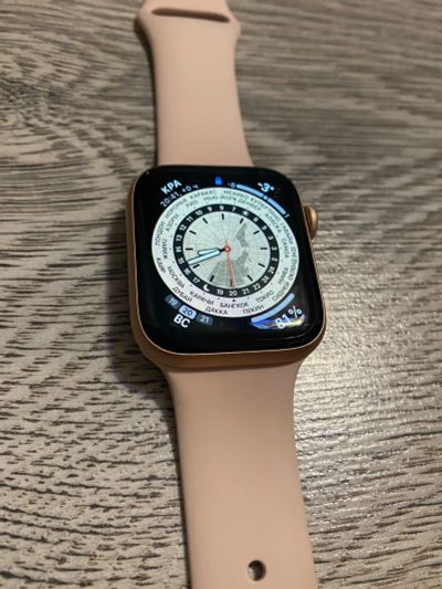 Лот: 19010516. Фото: 1. Apple Watch S6 44mm Gold. Смарт-часы, фитнес-браслеты, аксессуары