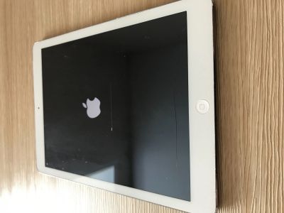 Лот: 11895368. Фото: 1. Планшет Apple iPad Air 128Gb Wi-Fi... Планшеты