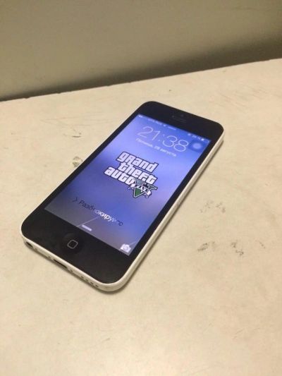 Лот: 6024882. Фото: 1. iPhone 5c. Смартфоны
