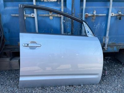 Лот: 17705464. Фото: 1. Дверь Toyota Prius правая передняя... Кузов