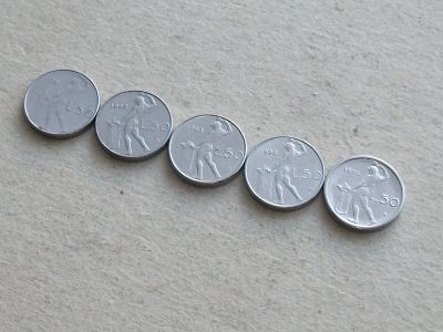 Лот: 19905005. Фото: 1. Монета 50 лир Италия 1991; 1992... Европа