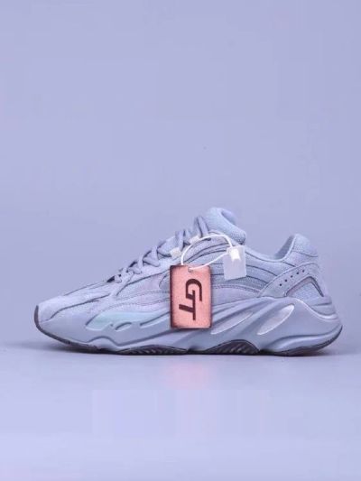 Лот: 15827157. Фото: 1. Adidas Yeezy Boost 700 V2. Кеды, кроссовки, слипоны