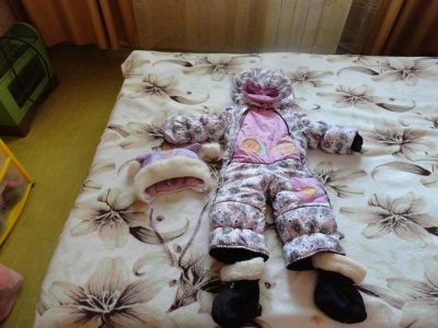 Лот: 6019451. Фото: 1. Продам зимний комбинезон на девочку... Верхняя одежда