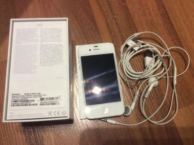 Лот: 7287479. Фото: 1. iPhone 4s всё работает в очень... Смартфоны