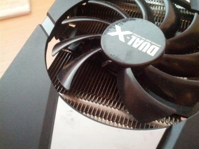 Лот: 5381906. Фото: 1. Radeon Saphire R9 270 2GB. Видеокарты