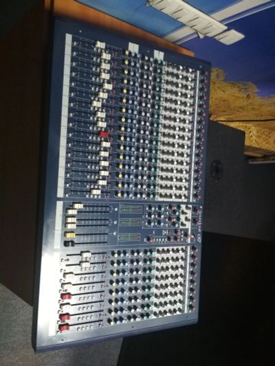 Лот: 12158258. Фото: 1. Soundcraft LX7II 24 канала. Микшеры, предусилители, микрофонные эффекты
