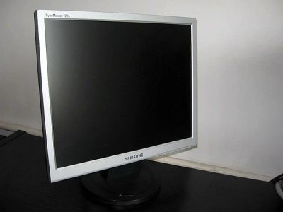 Лот: 16188468. Фото: 1. Монитор Samsung 720N. ЖК-мониторы