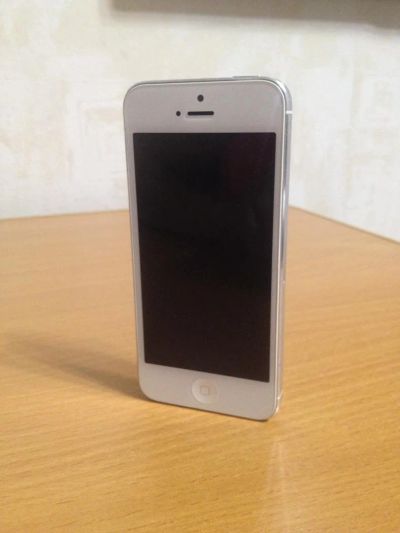 Лот: 7041385. Фото: 1. iPhone 5 White 16Gb. Смартфоны