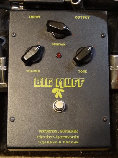 Лот: 4650802. Фото: 1. Чёрный русский Big Muff EHX/Sovtek... Гитарные эффекты и комбоусилители