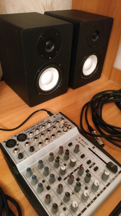 Лот: 11997789. Фото: 1. Микшер Behringer Eurorack ub1002. Микшеры, предусилители, микрофонные эффекты