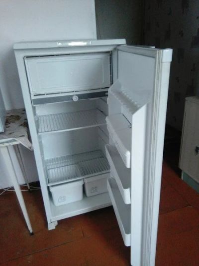 Лот: 9699737. Фото: 1. Холодильник Бирюса. Холодильники, морозильные камеры