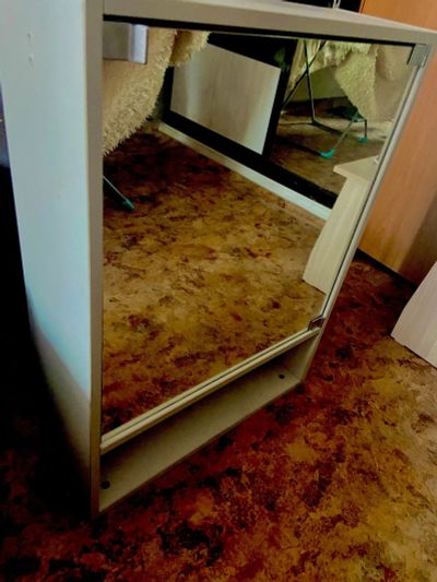 Лот: 15878405. Фото: 1. Шкаф в ванную с зеркалом. Мебель для ванной комнаты