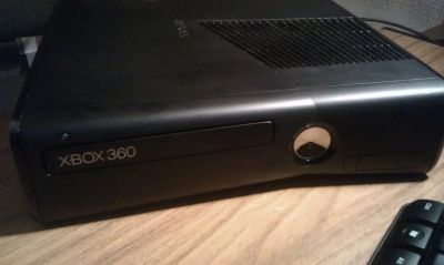 Лот: 3442848. Фото: 1. Xbox 360 (250гб) + 2 беспр геймпада... Игровые приставки, консоли