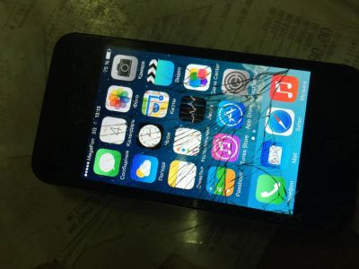 Лот: 4833812. Фото: 1. Iphone 4 на 16 отлично работает... Смартфоны