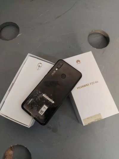 Лот: 17218719. Фото: 1. Huawei p20 lite. Смартфоны