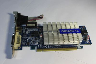 Лот: 10755529. Фото: 1. Видеокарта Gigabyte GV-N210SL-1GI... Видеокарты
