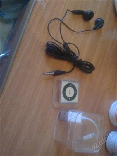 Лот: 2167656. Фото: 1. iPod shuffle A1373. Плееры