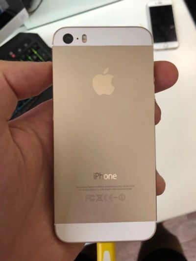 Лот: 11893731. Фото: 1. Iphone 5s 16gb. Смартфоны