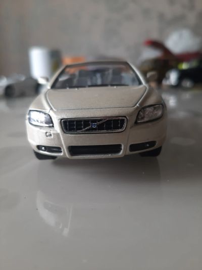 Лот: 23991210. Фото: 1. Volvo c 70 kingsmart 1:36. Автомоделизм