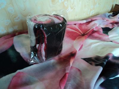 Лот: 3022140. Фото: 1. Яркий плед с рисунком "орхидея... Одеяла, подушки