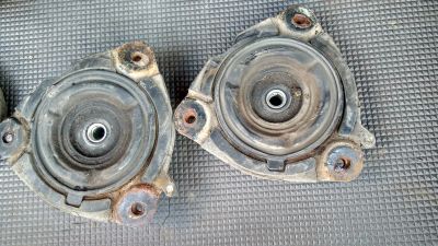 Лот: 16164240. Фото: 1. опоры передних стоек NISSAn. Ходовая, подвеска, рулевое управление