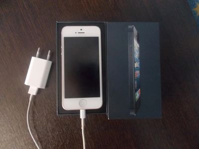 Лот: 4338786. Фото: 1. Продам Iphone 5 16GB Gold. Полный... Смартфоны