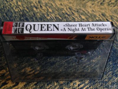 Лот: 9856550. Фото: 1. аудио кассета Queen 1976-77. Аудиозаписи