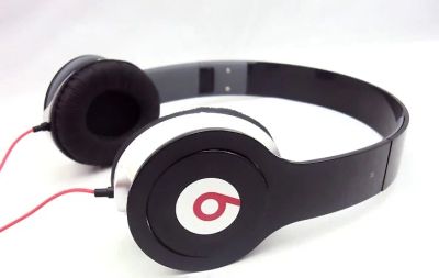 Лот: 4634494. Фото: 1. Beats audio черные С рубля!!!. Наушники, гарнитуры