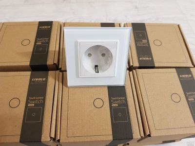 Лот: 16398190. Фото: 1. Розетка Livolo из закаленного... Комплектующие
