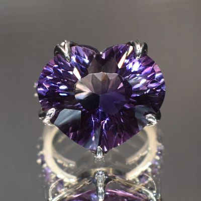 Лот: 21334552. Фото: 1. Кольцо с камнями: Аметист. Кольца, перстни