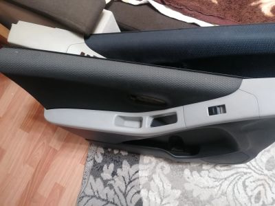 Лот: 21011128. Фото: 1. Обшивка дверей Toyota Vitz KSP... Салон