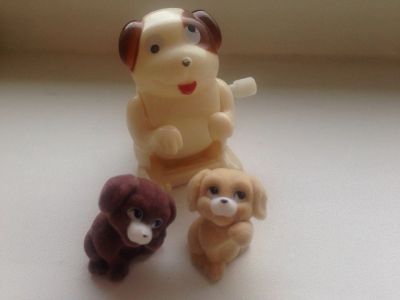 Лот: 3486962. Фото: 1. игрушки из киндера с рубля собачки... Игрушки