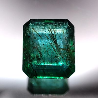 Лот: 21448304. Фото: 1. 2.46 ct. Изумруд октагон. Колумбия... Драгоценные и поделочные камни