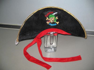 Лот: 10320109. Фото: 1. шляпа предводителя пиратов,красная... Детские карнавальные, праздничные костюмы