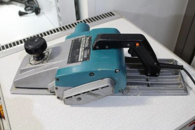Лот: 8699621. Фото: 1. Рубанок Makita 1806B / 1806 B... Электроинструмент